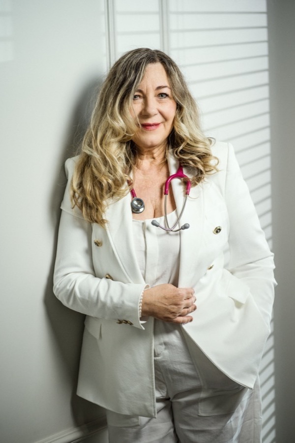 Dr. Fara Daniela